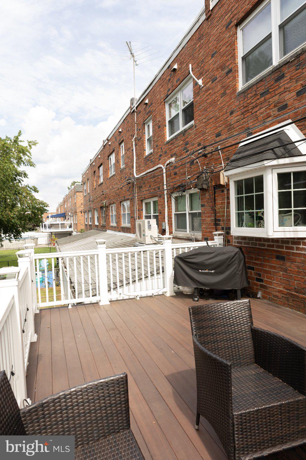 12626 Chilton Road Philadelphia, PA 19154 - Photo 39 of 43 Charming outdoor retreat with style.