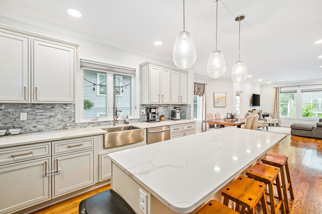 15 Ricker Road, Unit 1 Newton, MA 02458 - Photo 3 of 29 Gallery Image 3