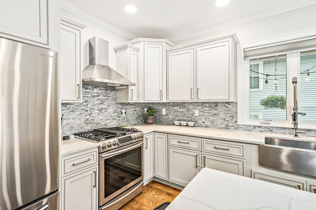 15 Ricker Road, Unit 1 Newton, MA 02458 - Photo 4 of 29 Gallery Image 4