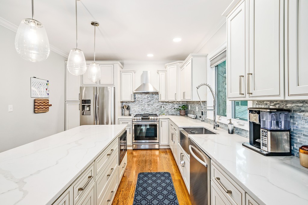 15 Ricker Road, Unit 1 Newton, MA 02458 - Photo 5 of 29 Gallery Image 5