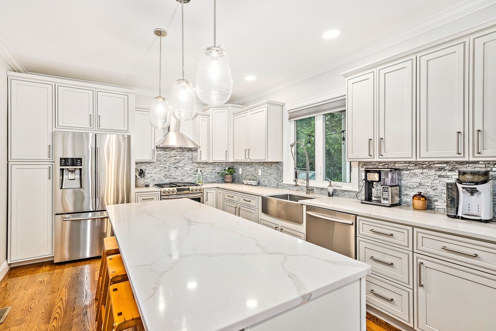 15 Ricker Road, Unit 1 Newton, MA 02458 - Photo 6 of 29 Gallery Image 6