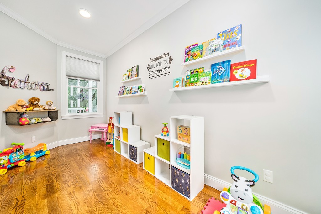15 Ricker Road, Unit 1 Newton, MA 02458 - Photo 10 of 29 Gallery Image 10