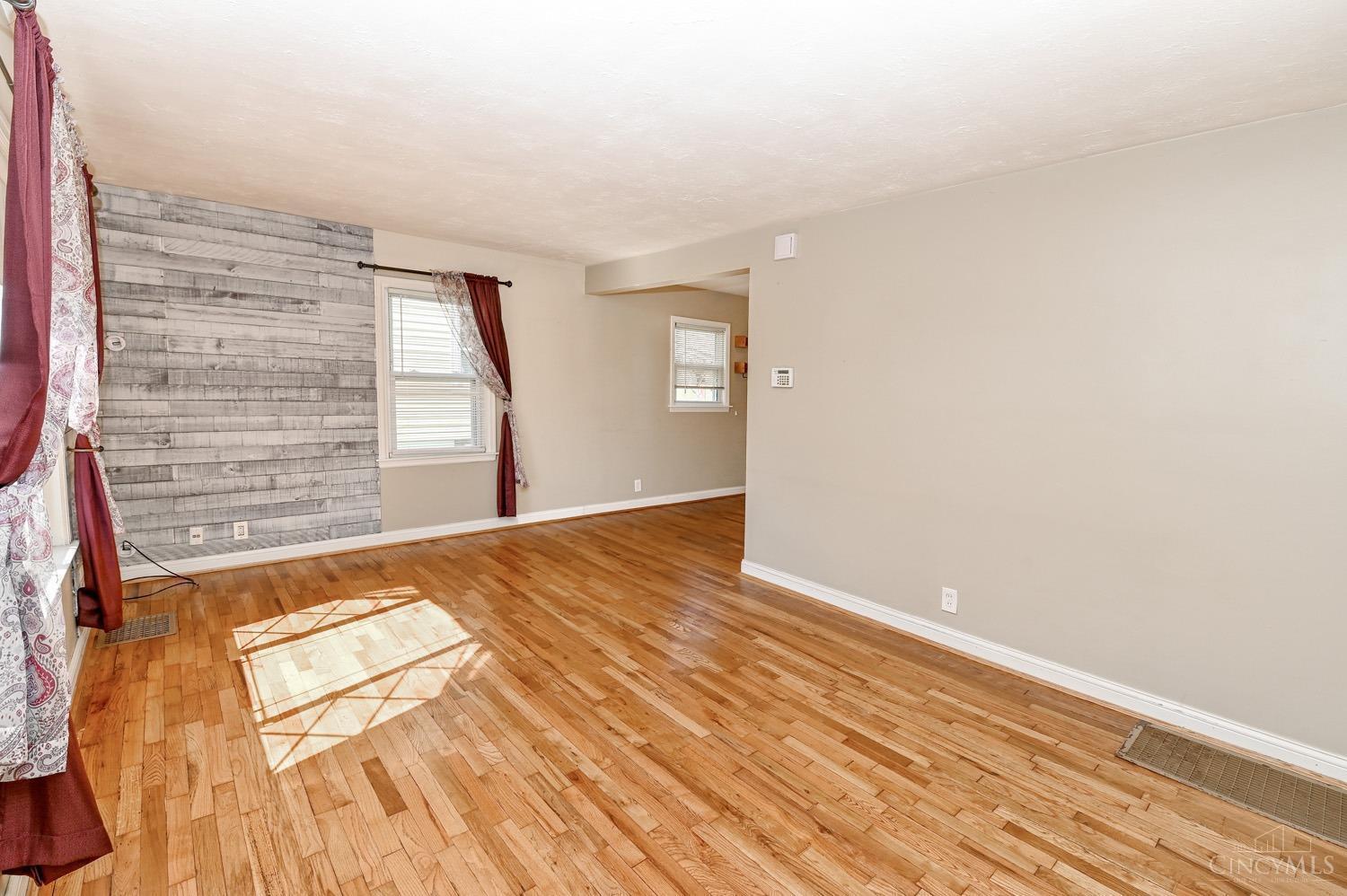 3276 Blue Rock Road Cincinnati, OH 45239 - Photo 4 of 39 Gallery Image 4