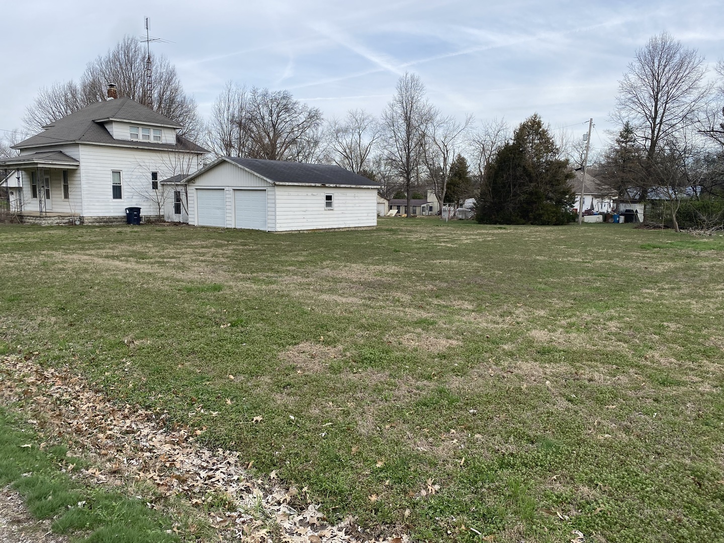 210 Rolston Street Centralia, IL 62801 - Photo 2 of 9 a view of a house with a yard