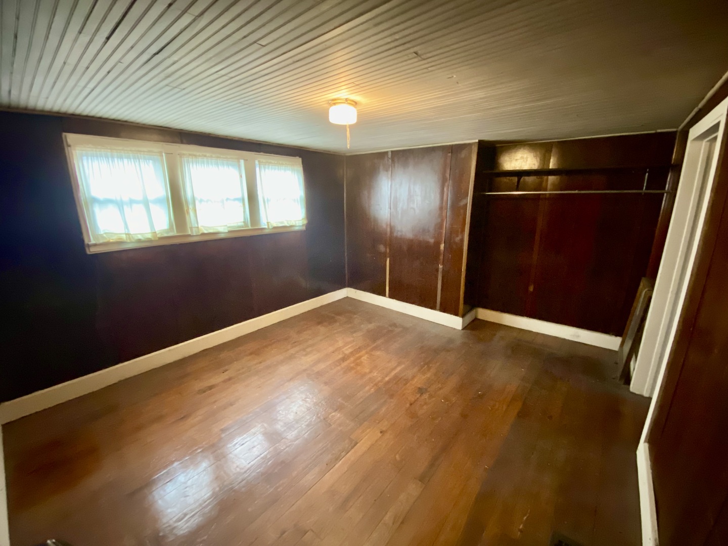 210 Rolston Street Centralia, IL 62801 - Photo 5 of 9 a view of empty room with window