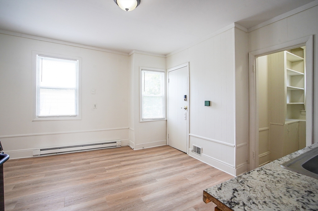 11-13 Newman Street, Unit 3 Springfield, MA 01105 - Photo 5 of 17