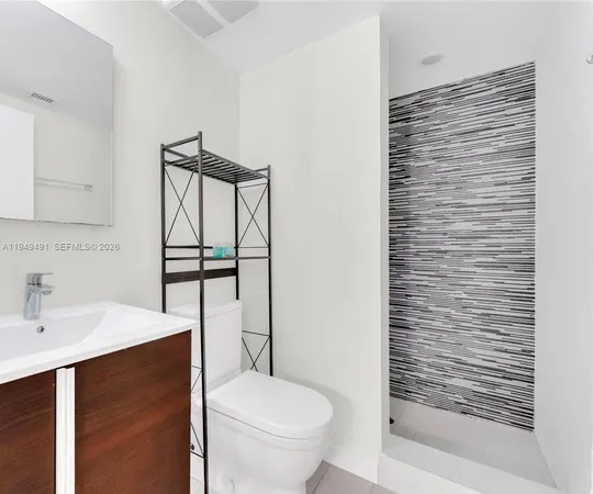 $1,800 | 740 Meridian Avenue, Unit 18, Miami Beach, FL 33139
