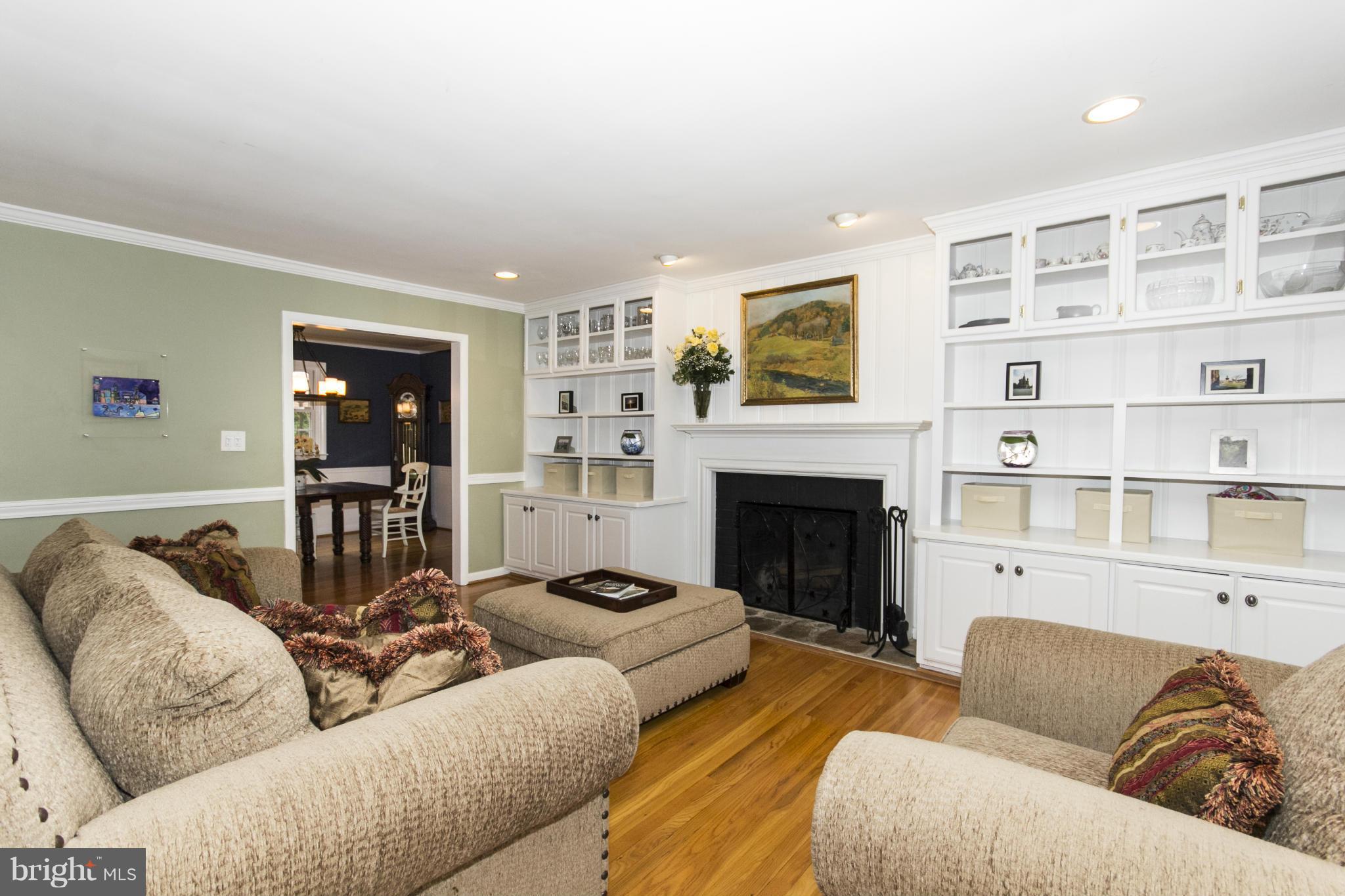 7100 Ridgeleigh Court Baltimore, MD 21212 - Photo 5 of 30 Wood burning Fireplace