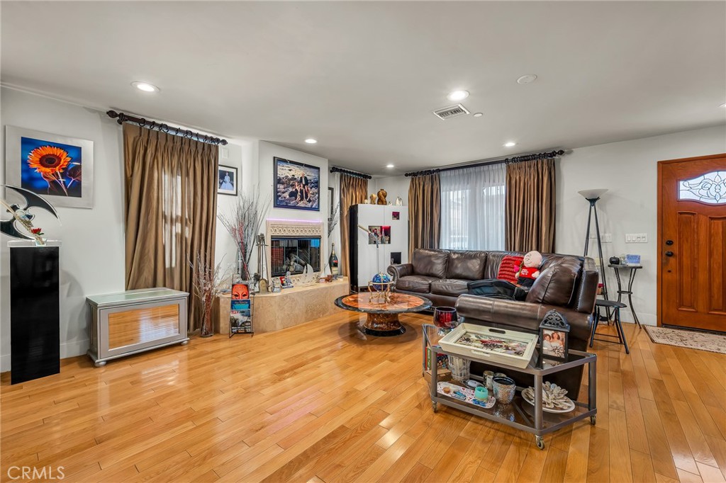 236 8th Street Seal Beach, CA 90740 - Photo 13 of 31