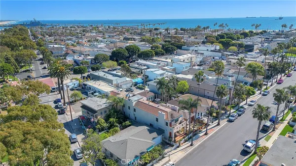 $2,950,000 | 236 8th Street, Seal Beach, CA 90740