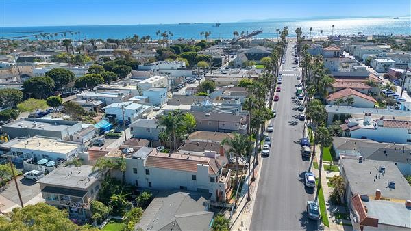 236 8th Street Seal Beach, CA 90740 - Photo 5 of 31