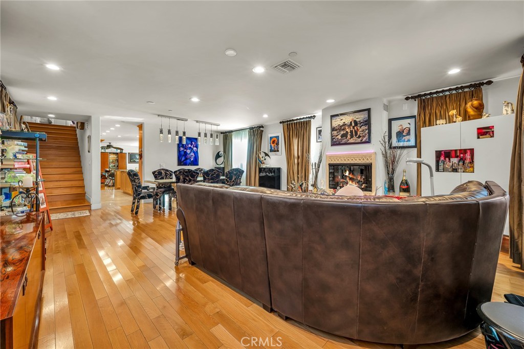 236 8th Street Seal Beach, CA 90740 - Photo 6 of 31