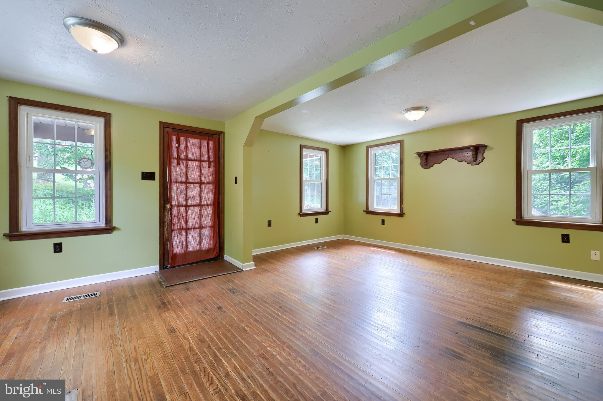1160 Canadochly Road York, PA 17406 - Photo 2 of 44 Gallery Image 2