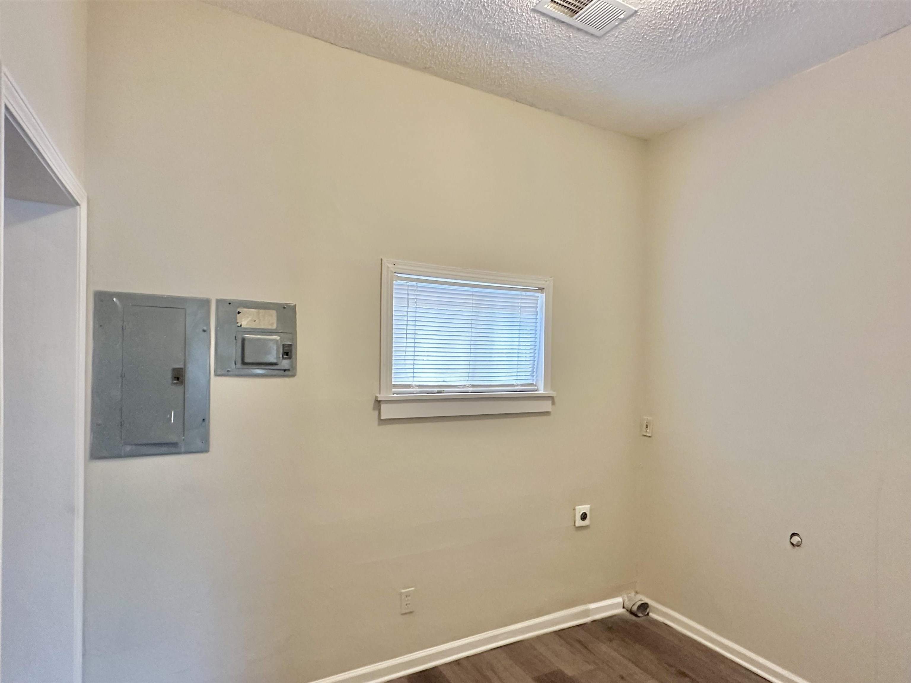 2195 Carnes Avenue Memphis, TN 38114 - Photo 21 of 30 a view of a room with window