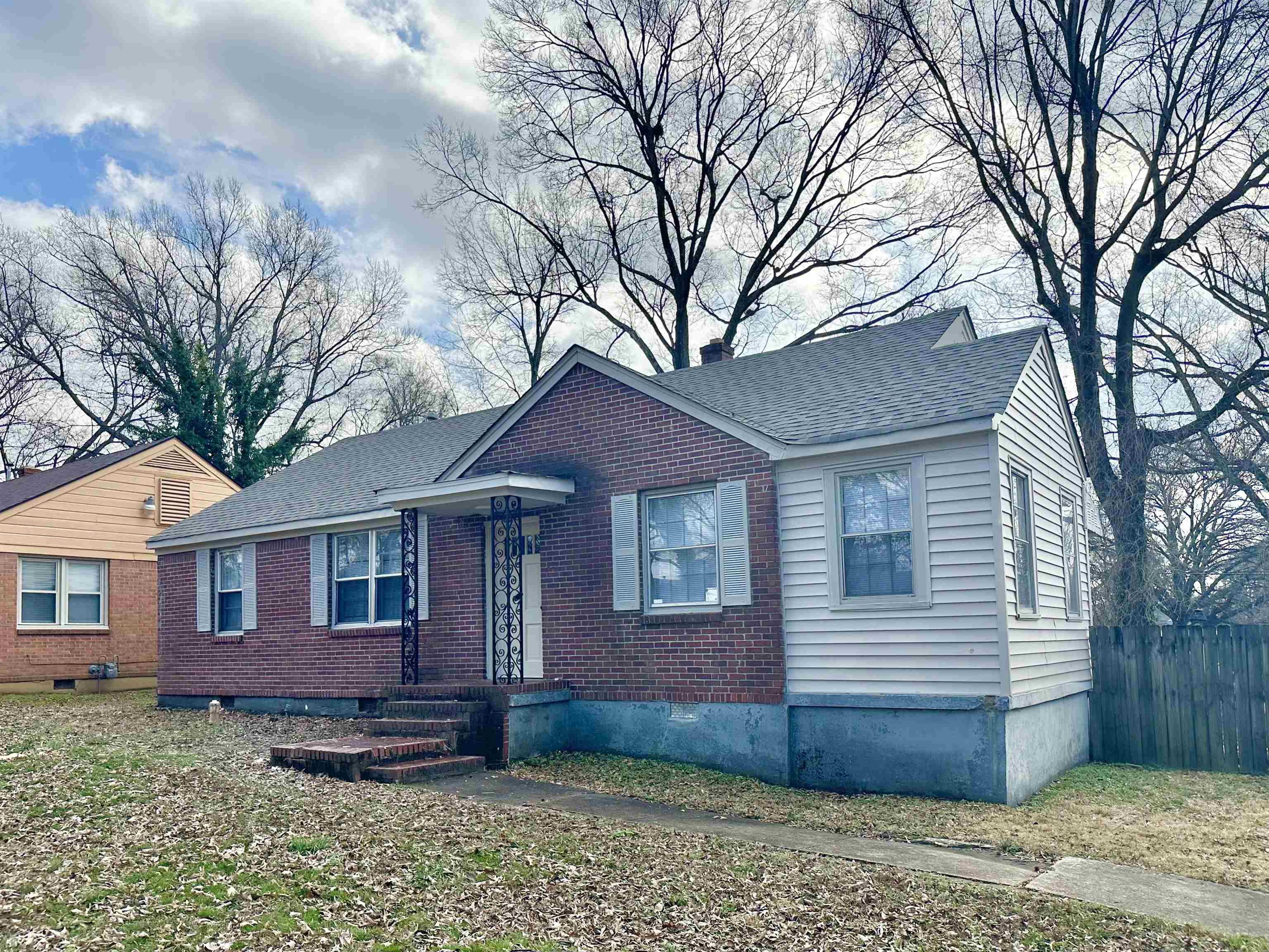 2195 Carnes Avenue Memphis, TN 38114 - Photo 29 of 30 a front view of a house with garden