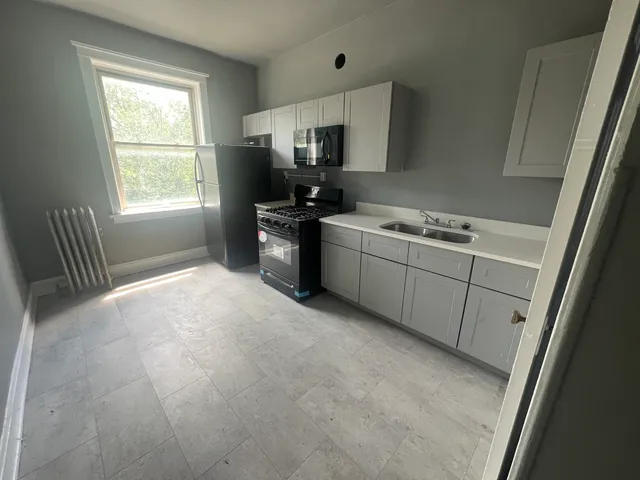 $2,400 | 4958 South Michigan Avenue, Unit 2S, Chicago, IL 60615