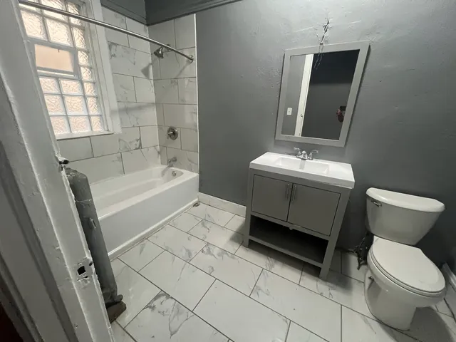 $2,400 | 4958 South Michigan Avenue, Unit 2S, Chicago, IL 60615