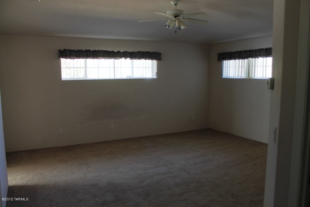 4815 North Rock Canyon Road Tucson, AZ 85750 - Photo 6 of 12