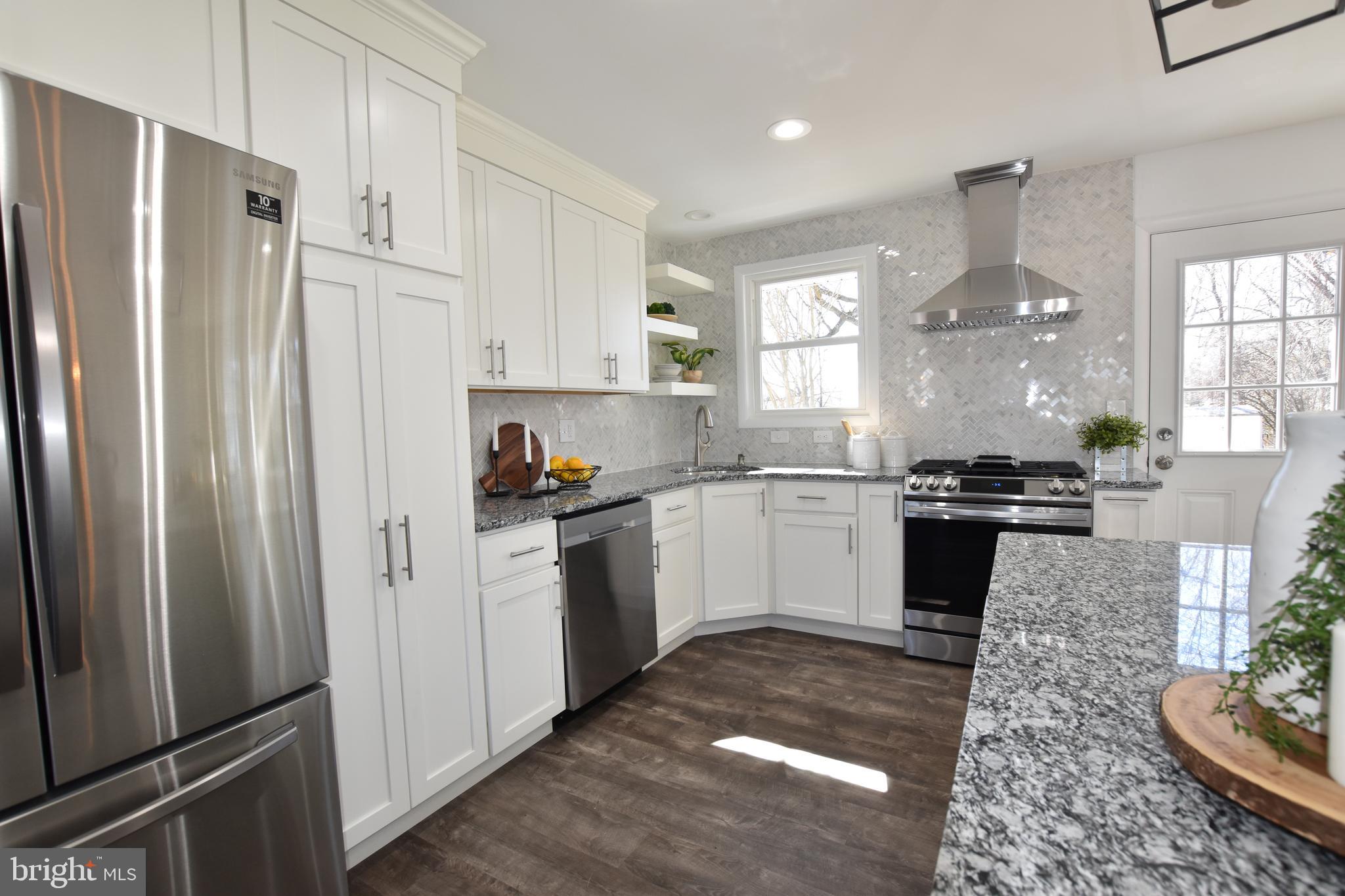2939 Northwind Road Baltimore, MD 21234 - Photo 6 of 19 All new Samsung appliances