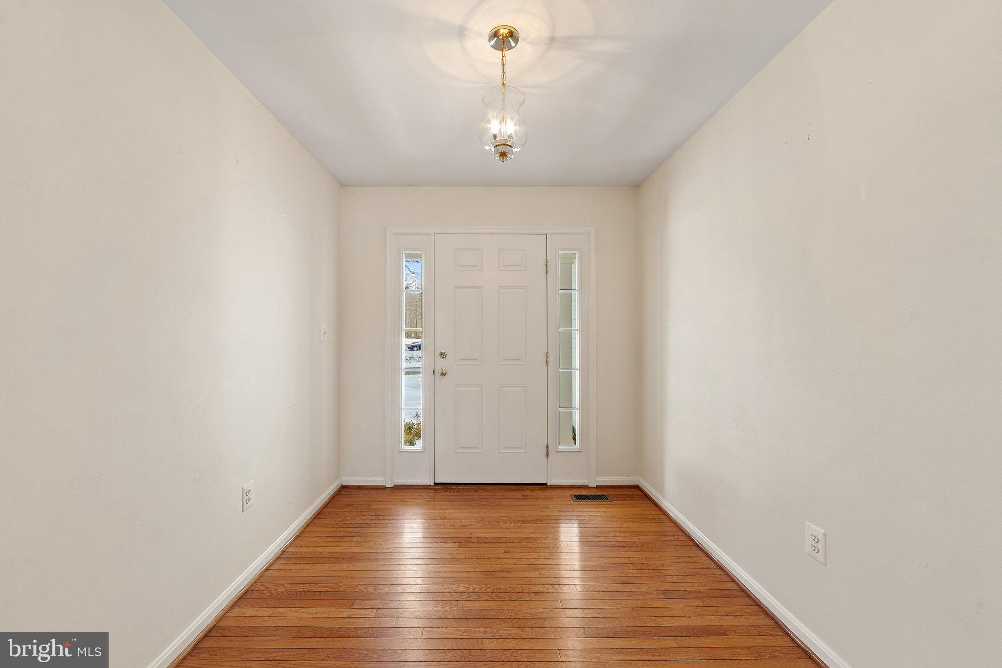 13877 Union Church Road Sumerduck, VA 22742 - Photo 8 of 79 Welcoming Foyer!