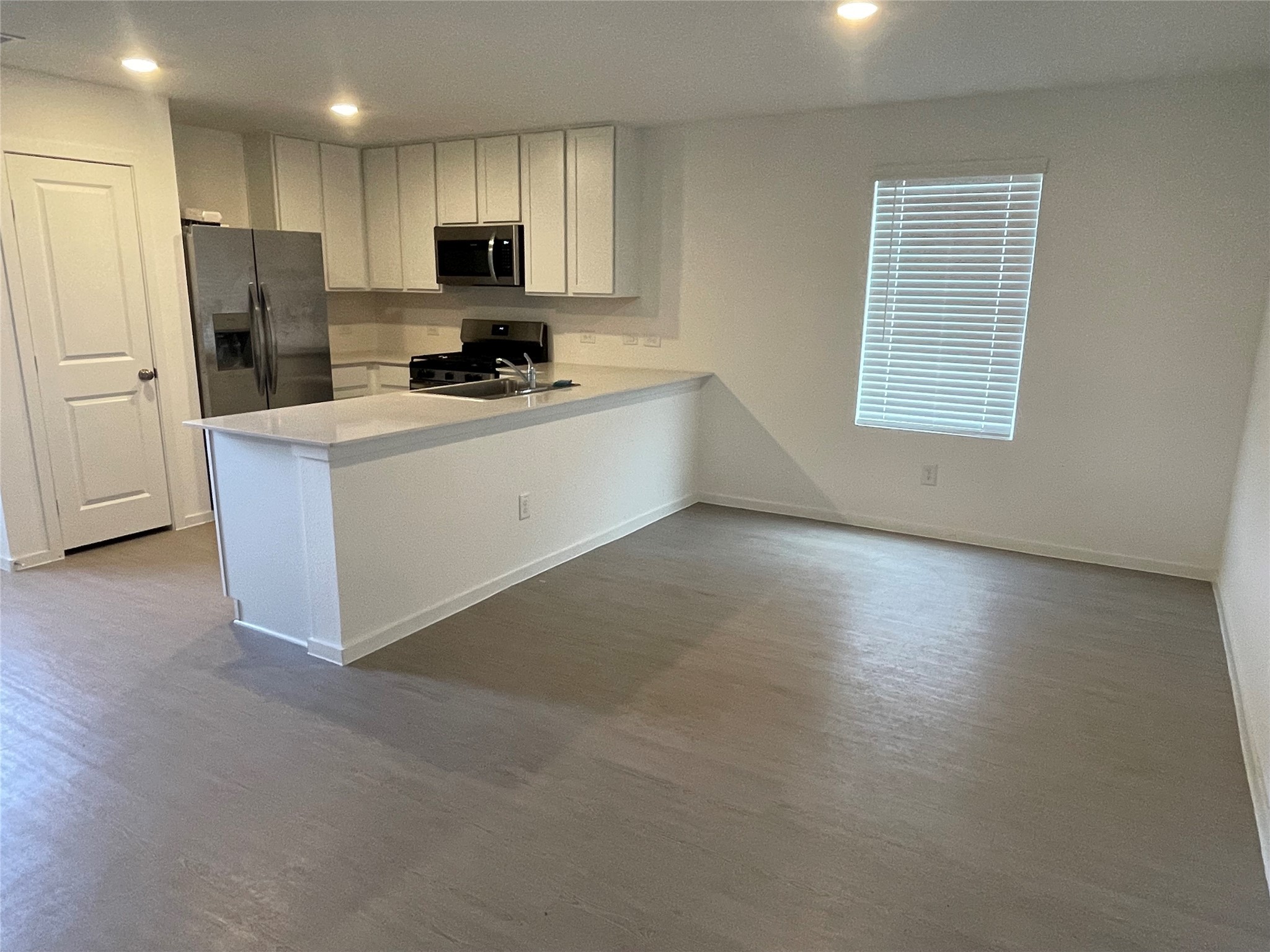 112 Stran Street Wharton, TX 77488 - Photo 8 of 23