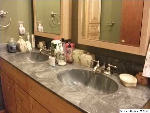 924 Windover Road Birmingham, AL 35215 - Photo 3 of 8