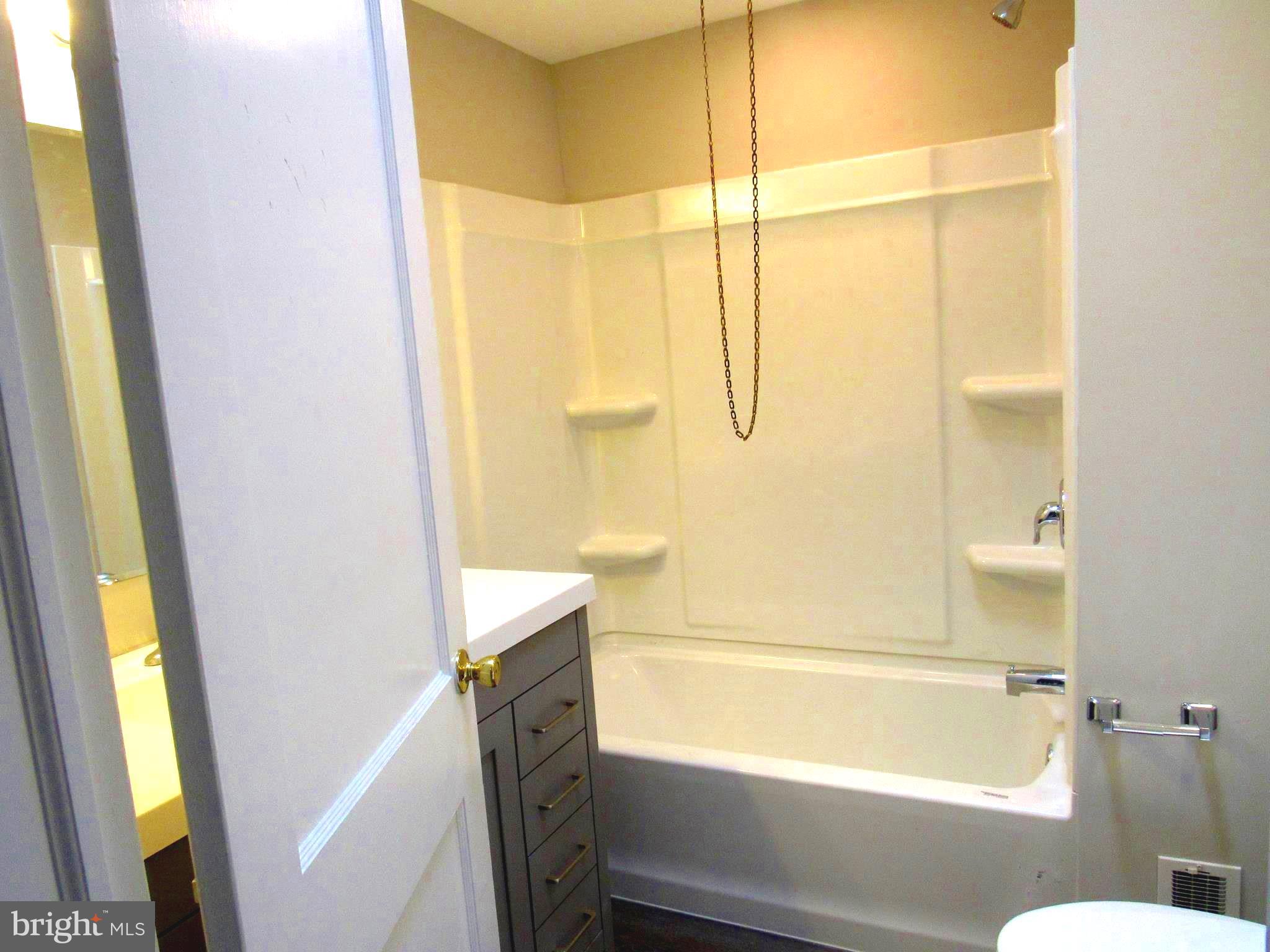1325 Vernon Road Philadelphia, PA 19150 - Photo 22 of 29 Gallery Image 22