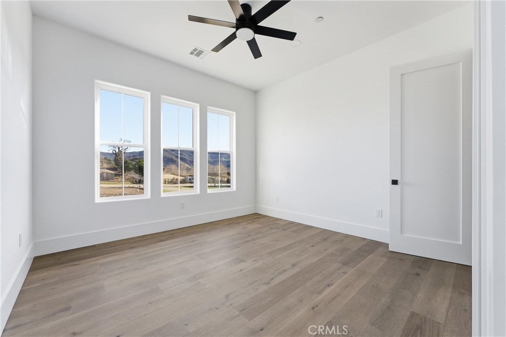 24401 Oaktree Court Tehachapi, CA 93561 - Photo 15 of 49 Gallery Image 15