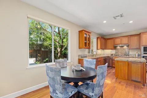$1,290,000 | 68 Pinheiro Circle, Novato, CA 94945