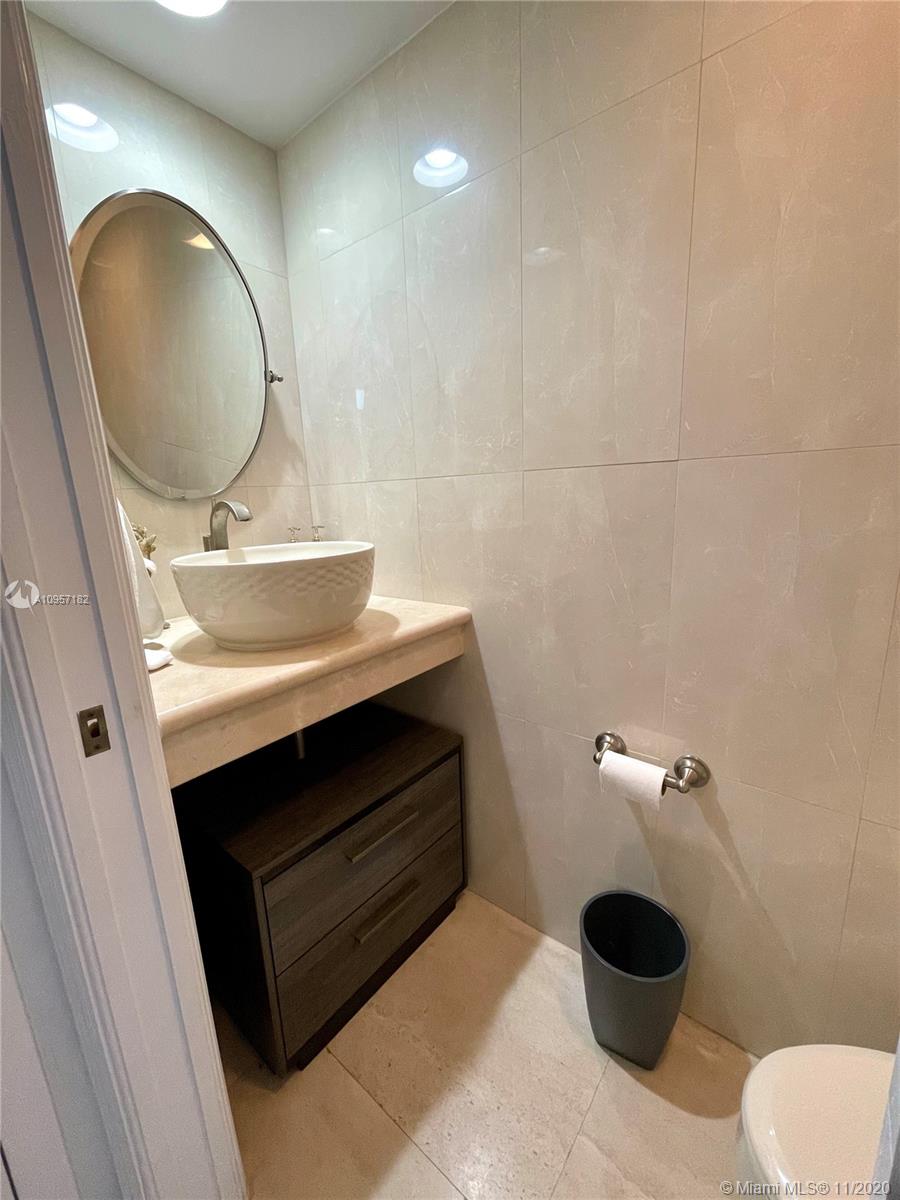 520 Brickell Key Drive, Unit A1111 Miami, FL 33131 - Photo 14 of 17