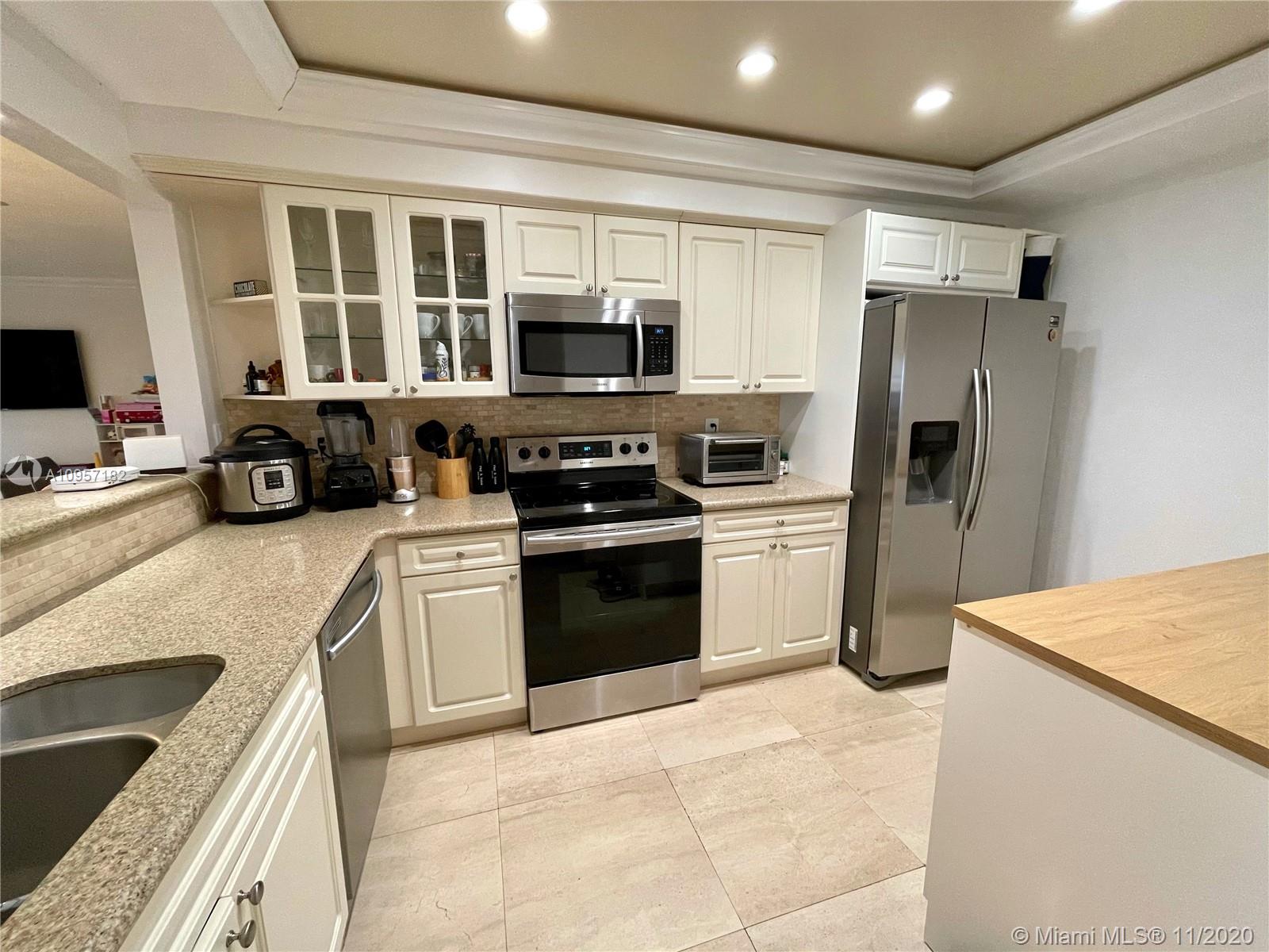 520 Brickell Key Drive, Unit A1111 Miami, FL 33131 - Photo 15 of 17