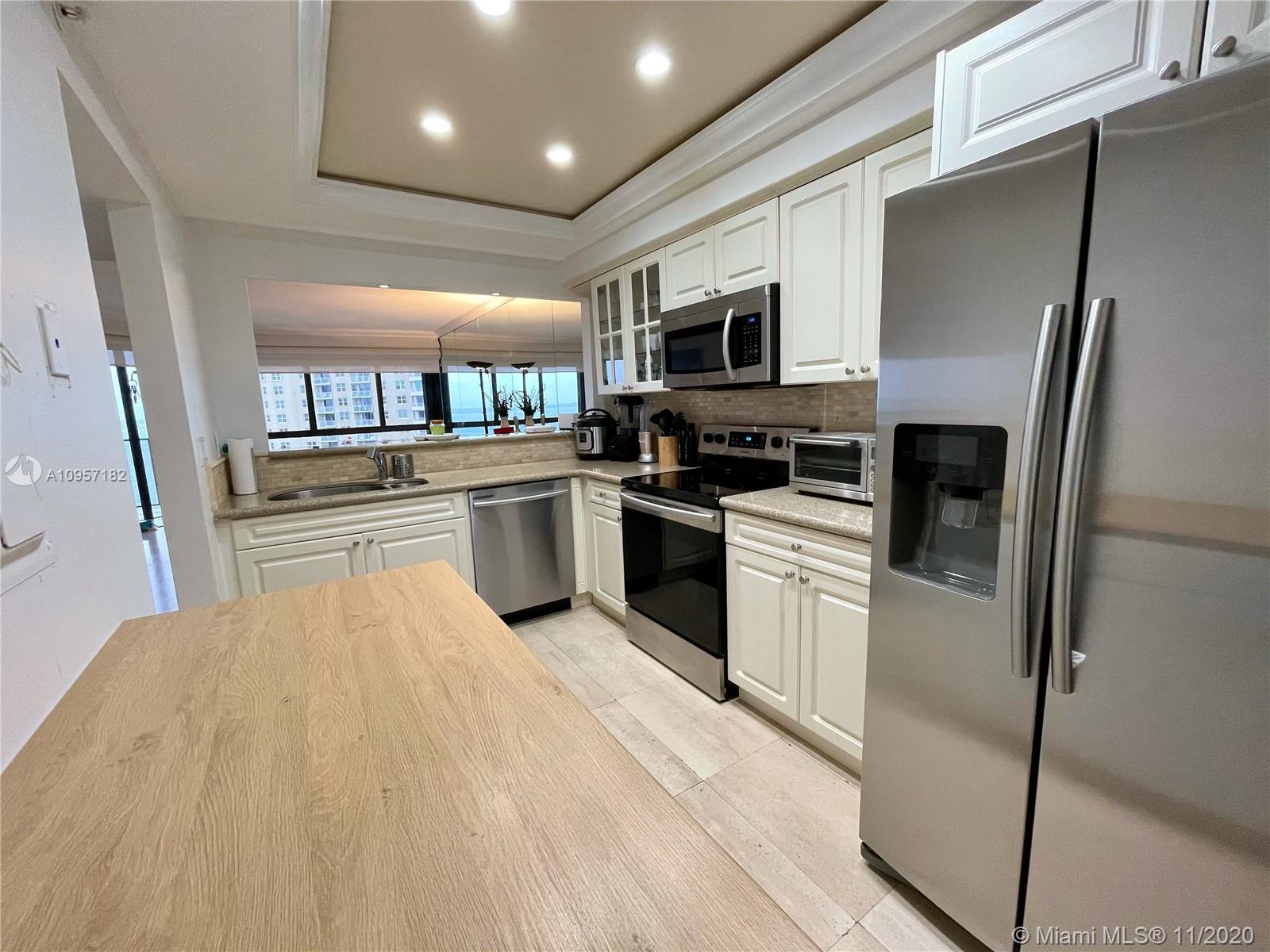 520 Brickell Key Drive, Unit A1111 Miami, FL 33131 - Photo 16 of 17
