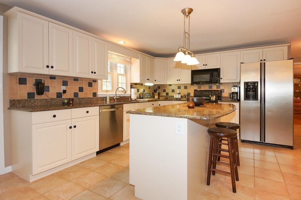 382 Stearns Road Marlborough, MA 01752 - Photo 9 of 30 Gallery Image 9