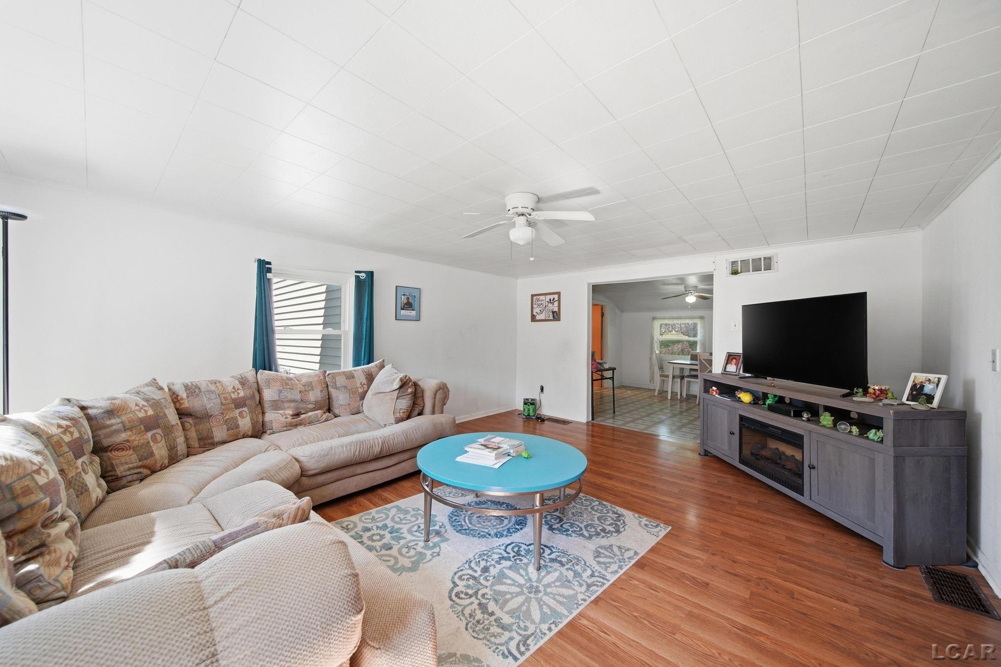 215 South Jackson Street Addison, MI 49220 - Photo 5 of 25