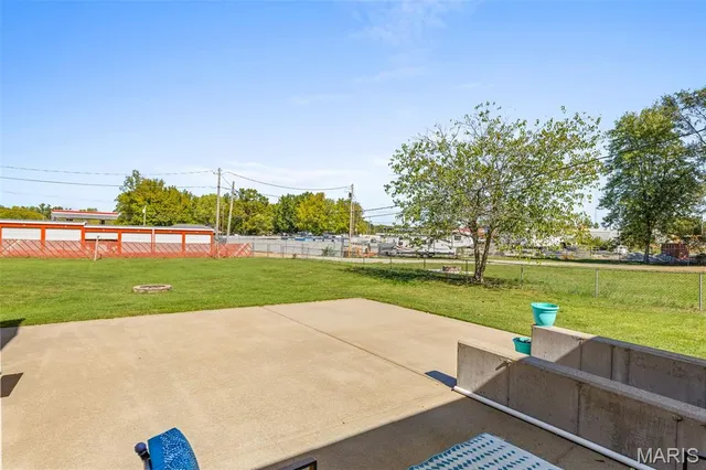 $290,000 | 17 Airline Drive, Farmington, MO 63640