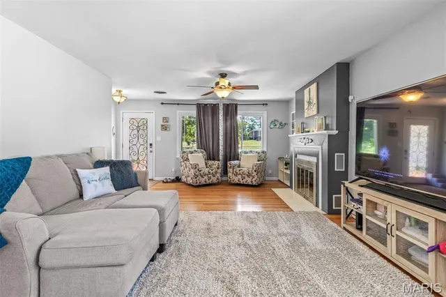 $290,000 | 17 Airline Drive, Farmington, MO 63640