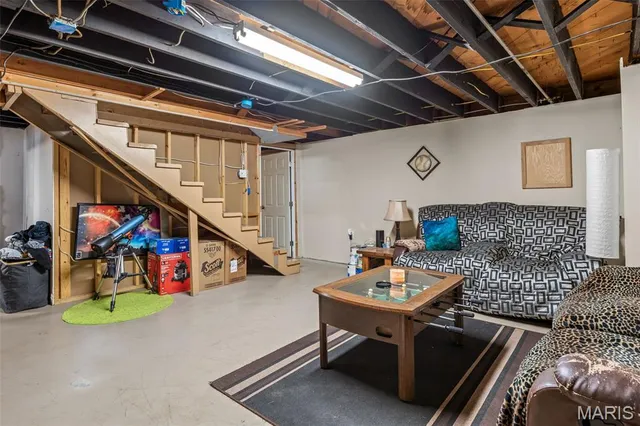 $290,000 | 17 Airline Drive, Farmington, MO 63640