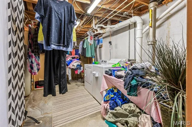 $290,000 | 17 Airline Drive, Farmington, MO 63640