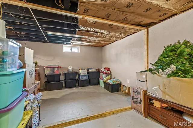 $290,000 | 17 Airline Drive, Farmington, MO 63640