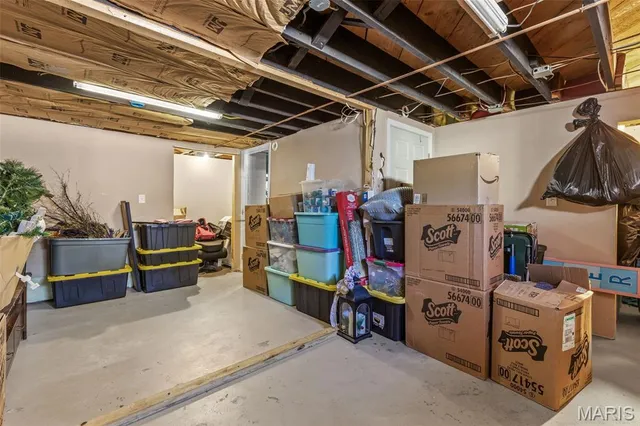 $290,000 | 17 Airline Drive, Farmington, MO 63640