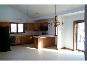 83 Nottingham Road Raymond, NH 03077 - Photo 3 of 5