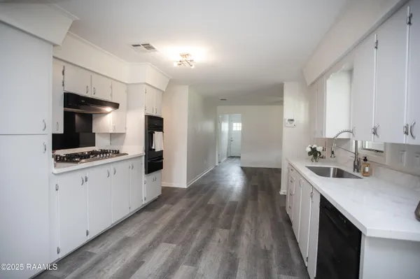 $1,375 | 408 Martin Luther King Jr Drive, Lafayette, LA 70501