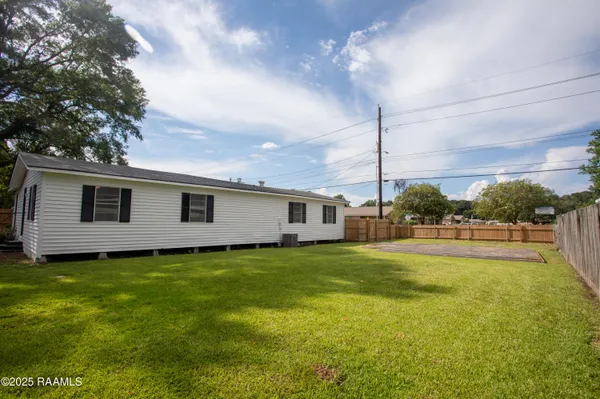 $1,375 | 408 Martin Luther King Jr Drive, Lafayette, LA 70501