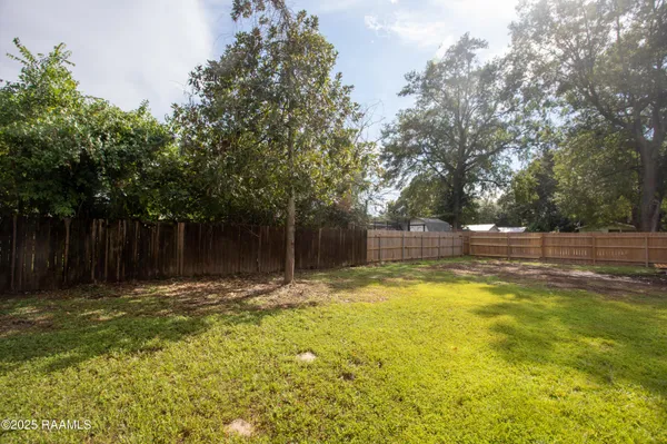 $1,375 | 408 Martin Luther King Jr Drive, Lafayette, LA 70501
