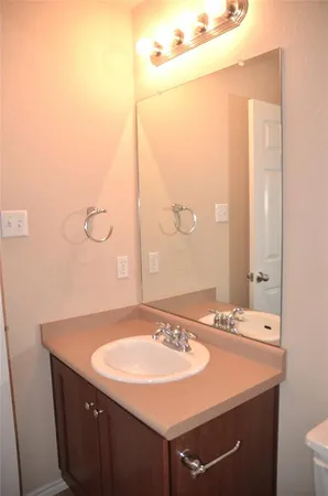 $1,800 | 218 Baldwin Street, Hutto, TX 78634