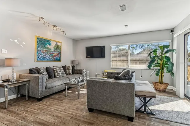 $450,000 | 902 Beltrees Street, Dunedin, FL 34698