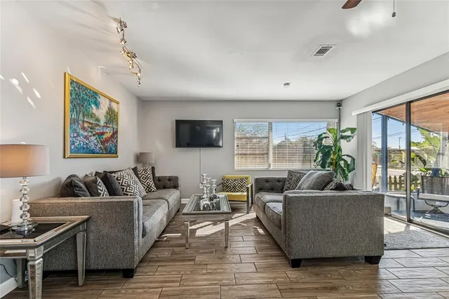 $450,000 | 902 Beltrees Street, Dunedin, FL 34698