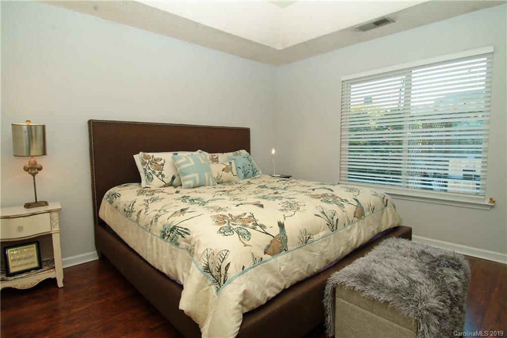 8224 Reames Road Charlotte, NC 28216 - Photo 14 of 33 Gallery Image 14
