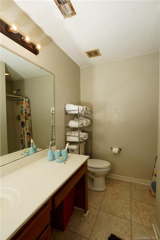 8224 Reames Road Charlotte, NC 28216 - Photo 16 of 33 Gallery Image 16