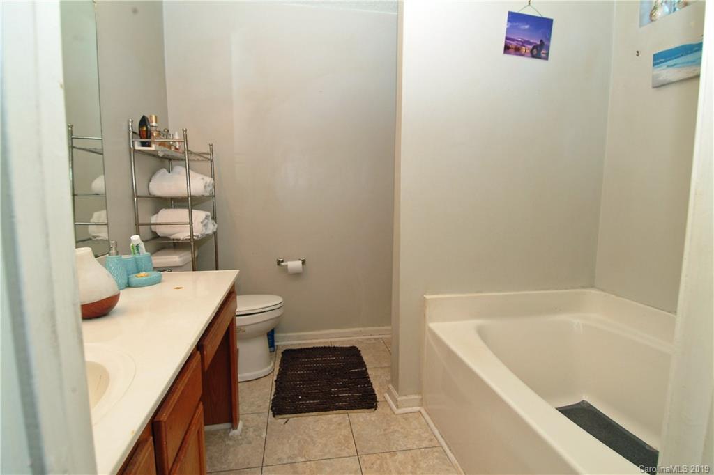 8224 Reames Road Charlotte, NC 28216 - Photo 17 of 33 Gallery Image 17